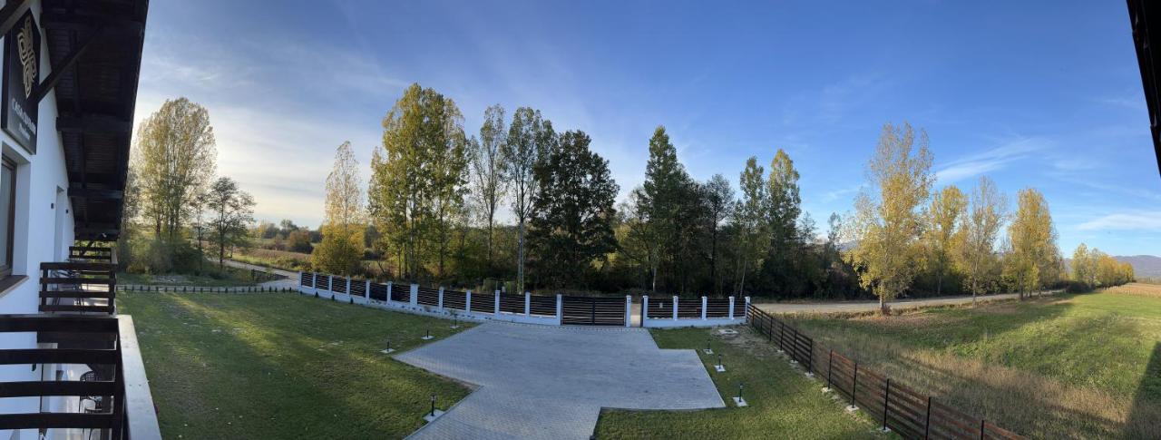 Casa Cu Flori Maramures 바이아마레 외부 사진